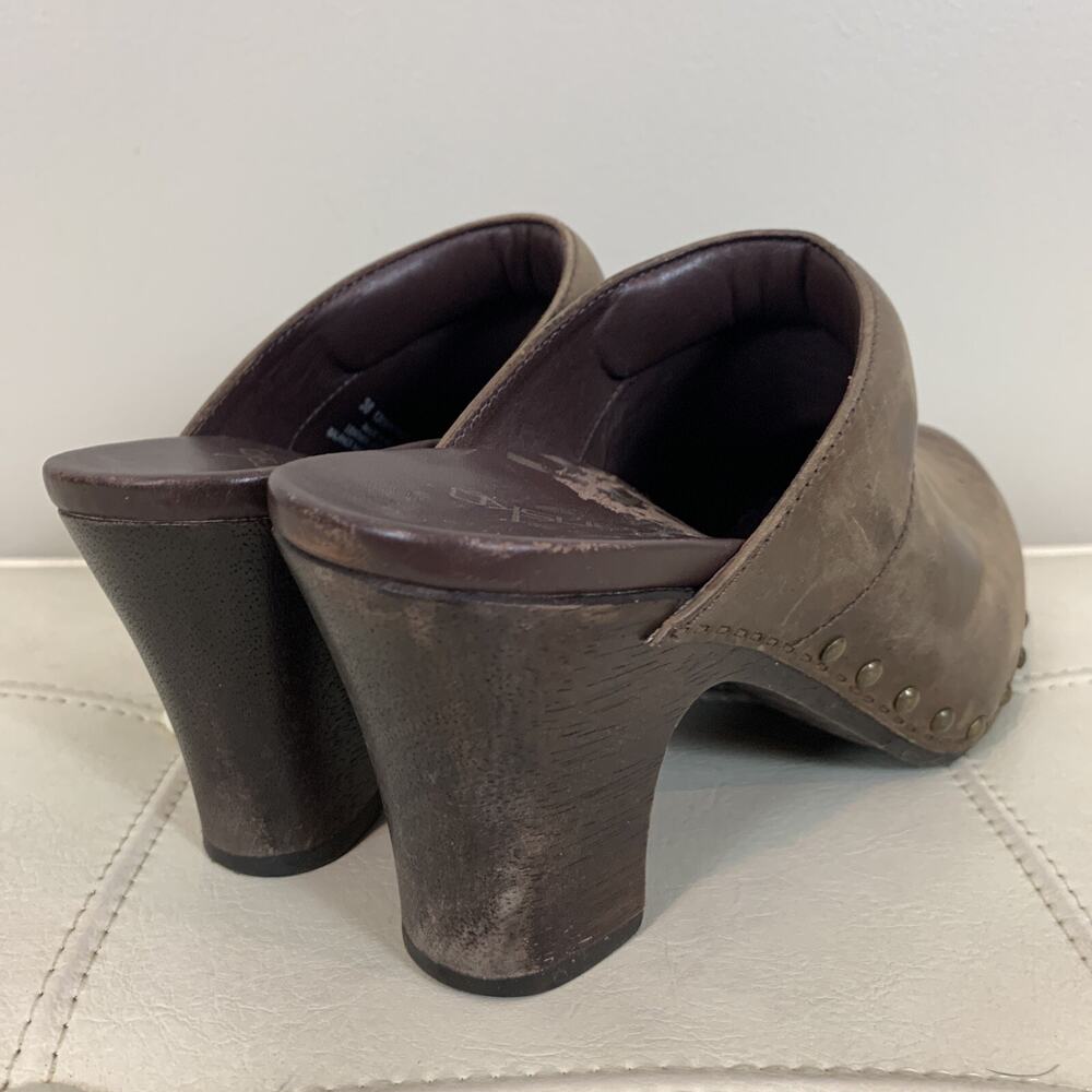 Dansko Rae brown Leather Studded Heeled Clogs Mules shoes EU 38 US 7 7.5 XCNT - Picture 2 of 5